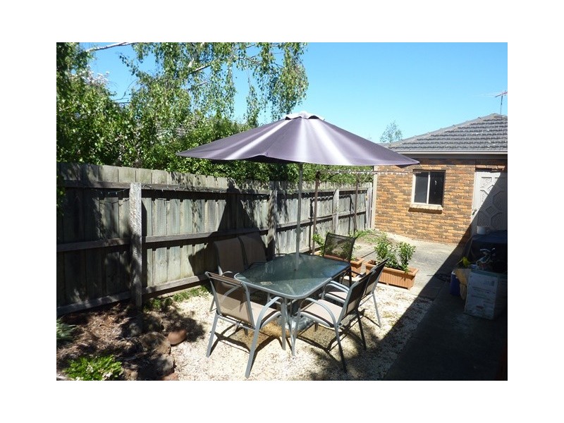 2/12 Mulquiney Crescent, Highton VIC 3216