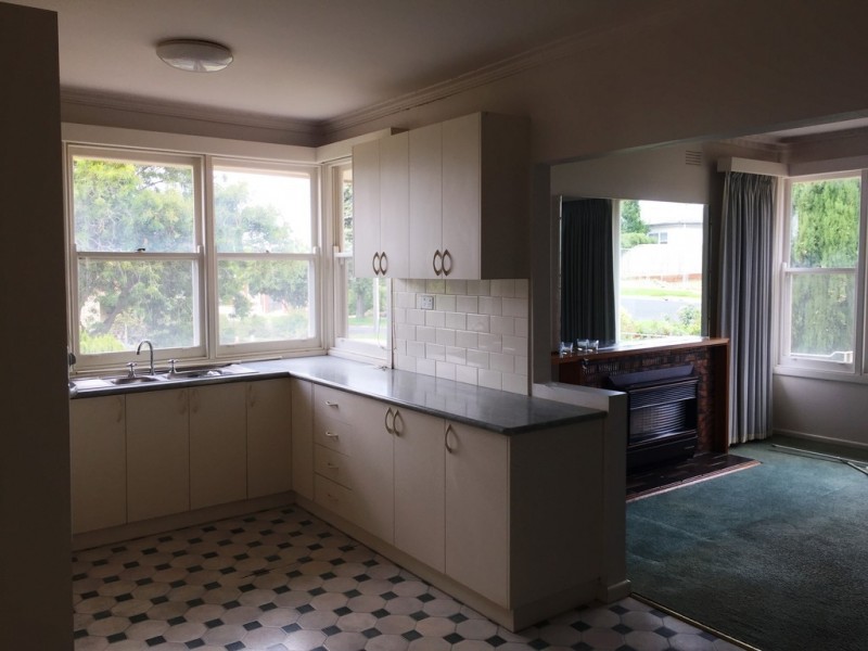 6 Sycamore Street, Hamlyn Heights VIC 3215