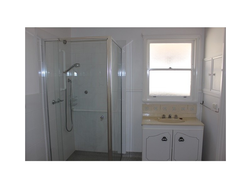 11 Grant  Street, Newtown VIC 3220