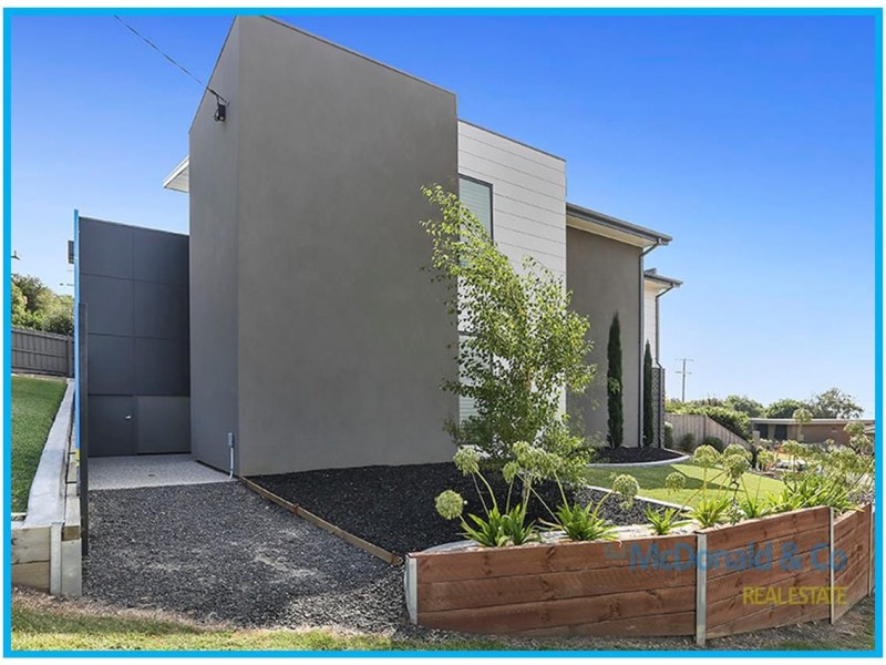 31 Montpellier Drive, Highton VIC 3216