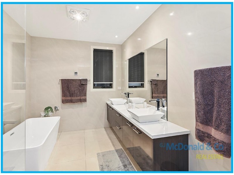 31 Montpellier Drive, Highton VIC 3216