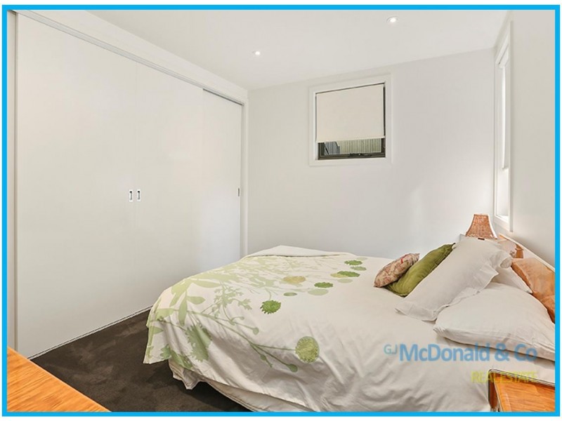 31 Montpellier Drive, Highton VIC 3216