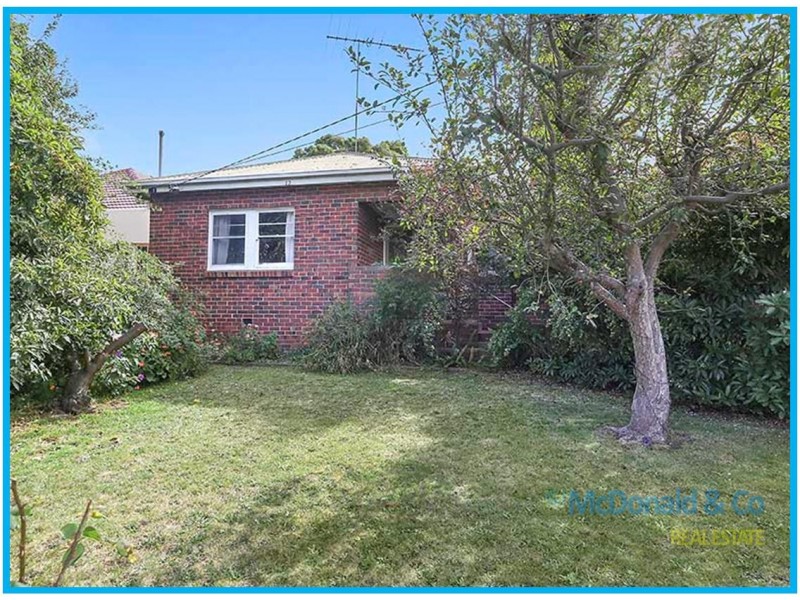 12 Camden Road, Newtown VIC 3220