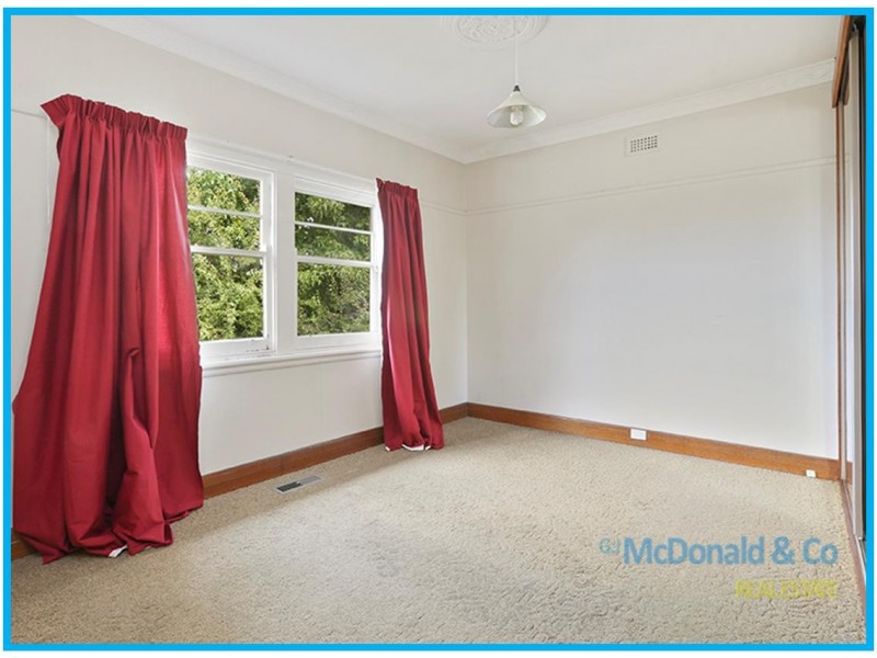 12 Camden Road, Newtown VIC 3220