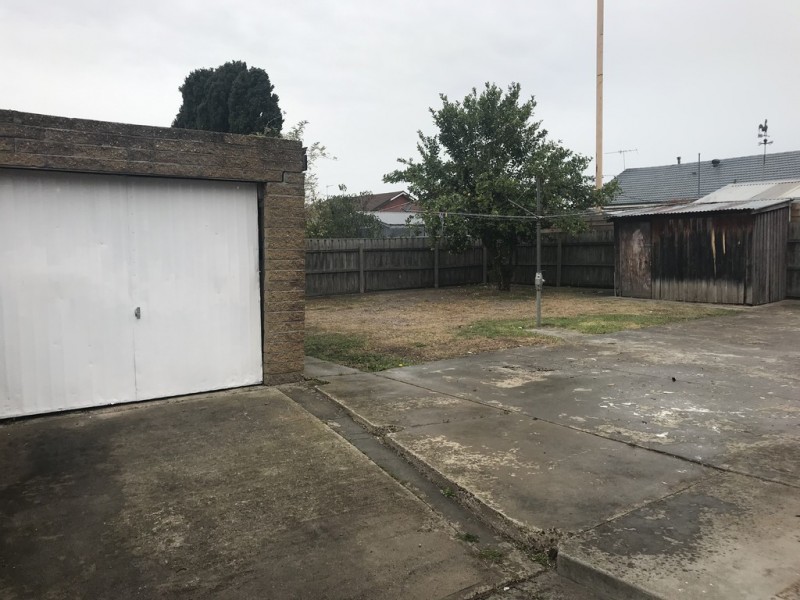 19 Saturn Street, Newcomb VIC 3219
