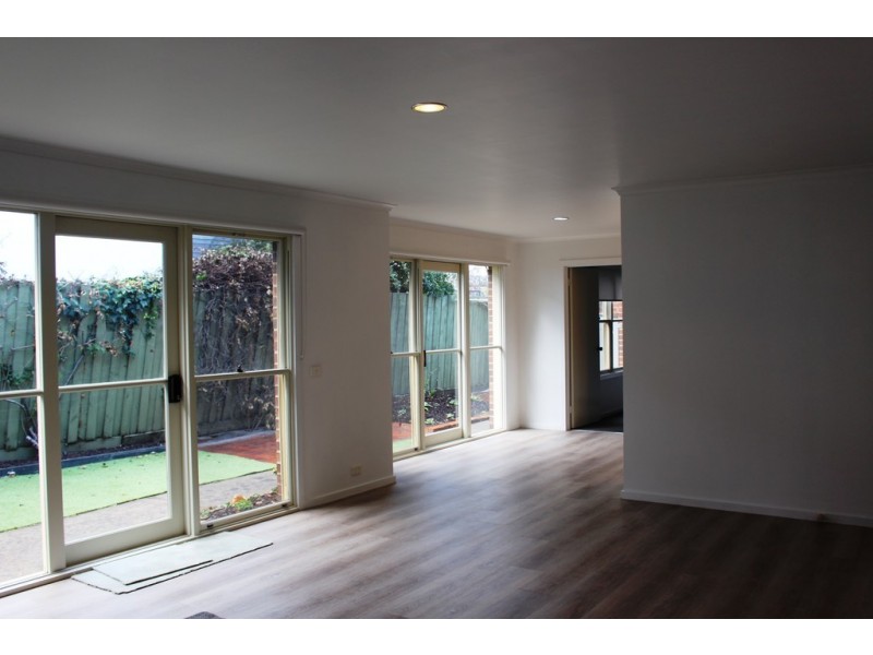 2/27 Frank Street, Newtown VIC 3220