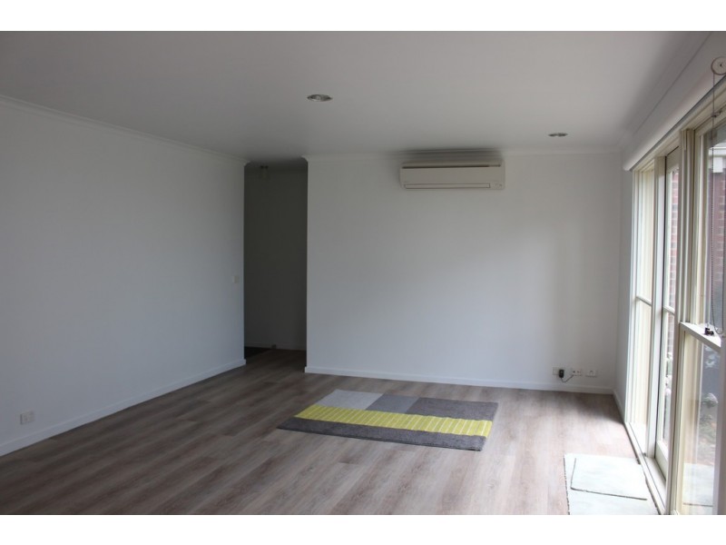 2/27 Frank Street, Newtown VIC 3220