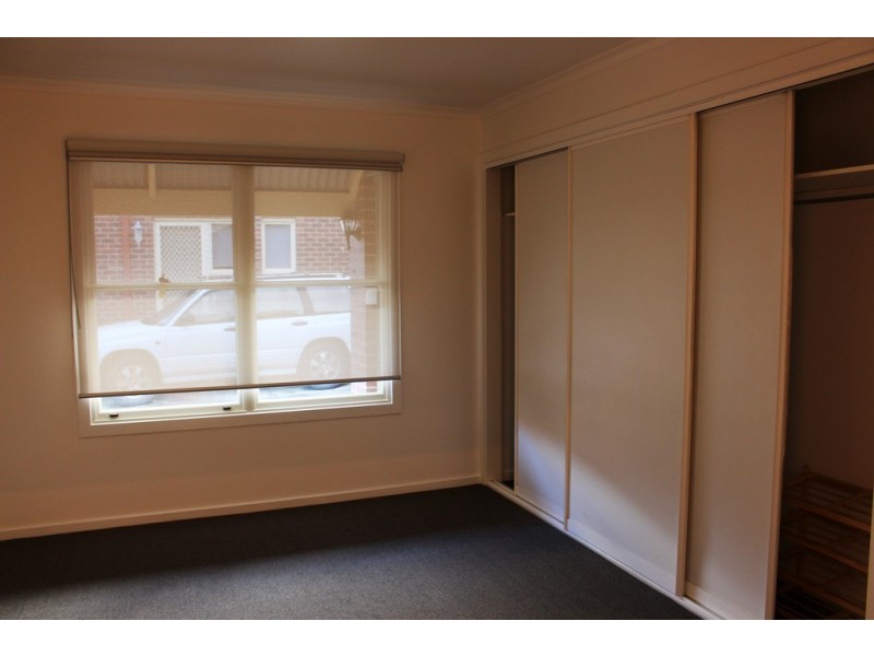 2/27 Frank Street, Newtown VIC 3220