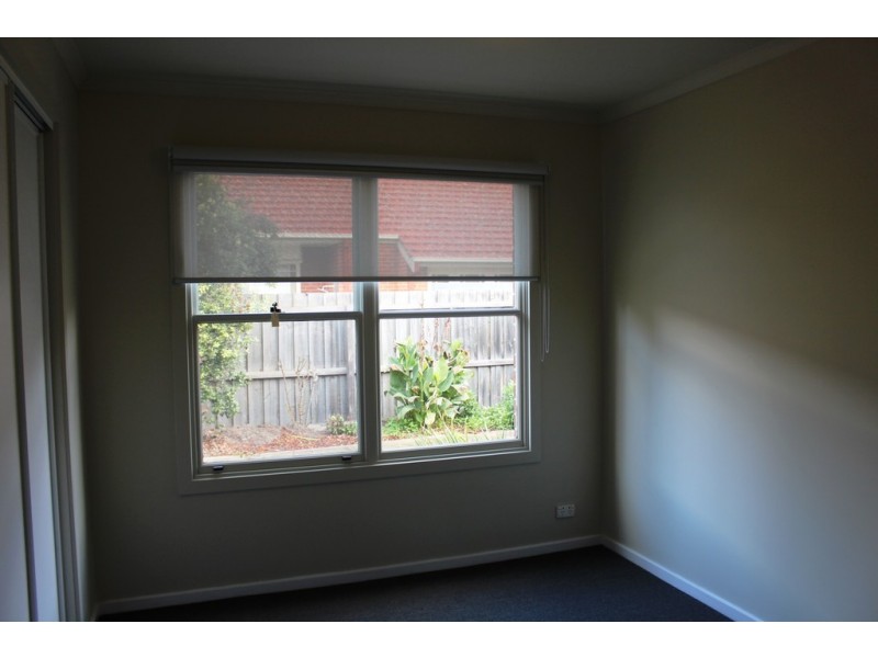 2/27 Frank Street, Newtown VIC 3220