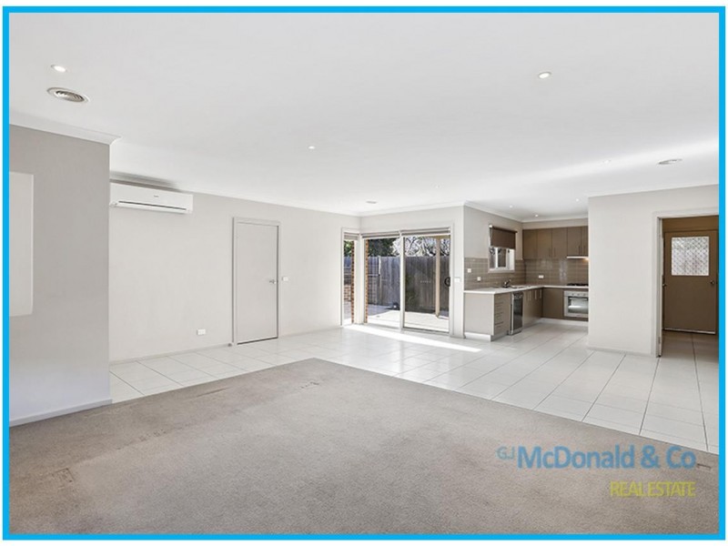 1/7 Johnston Avenue, Newcomb VIC 3219