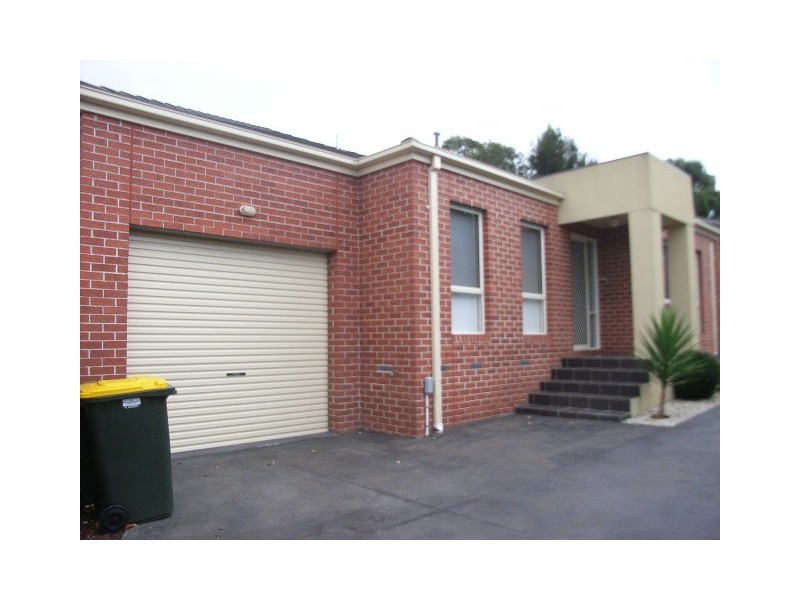 2/38 Buckingham Road, Newtown VIC 3220