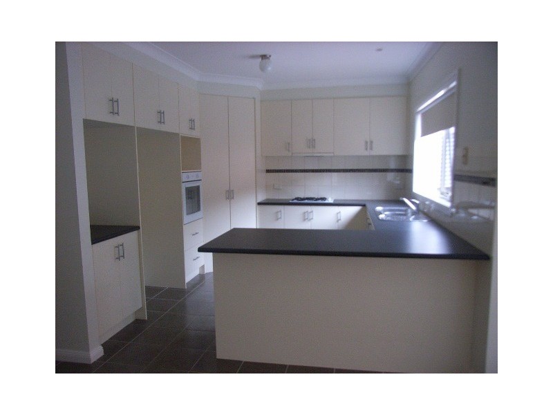 2/38 Buckingham Road, Newtown VIC 3220