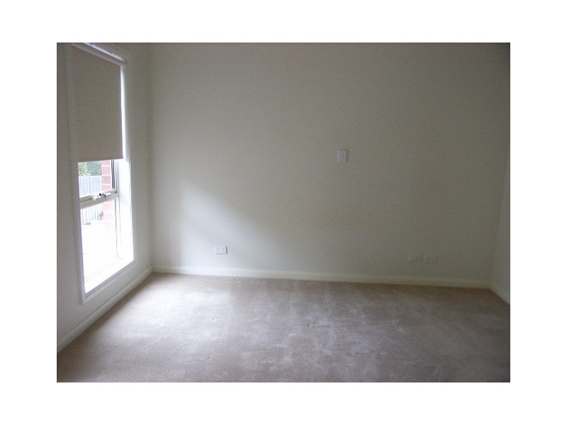 2/38 Buckingham Road, Newtown VIC 3220