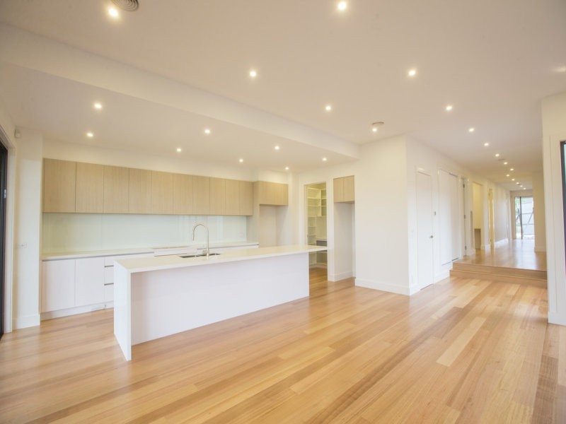 9 McCabe Doyle Court, North Geelong VIC 3215