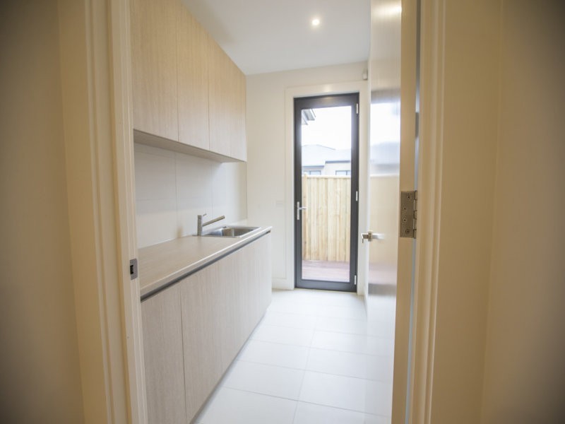9 McCabe Doyle Court, North Geelong VIC 3215