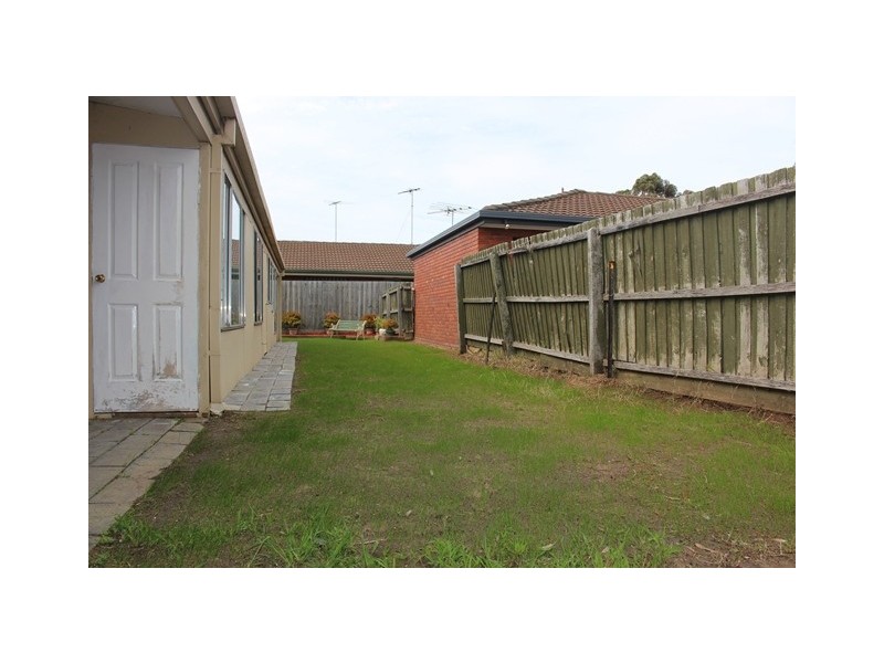 2 Glastonbury Drive, Highton VIC 3216