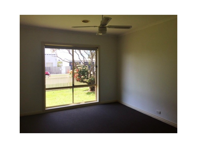 26 Pride Avenue, Hamlyn Heights VIC 3215