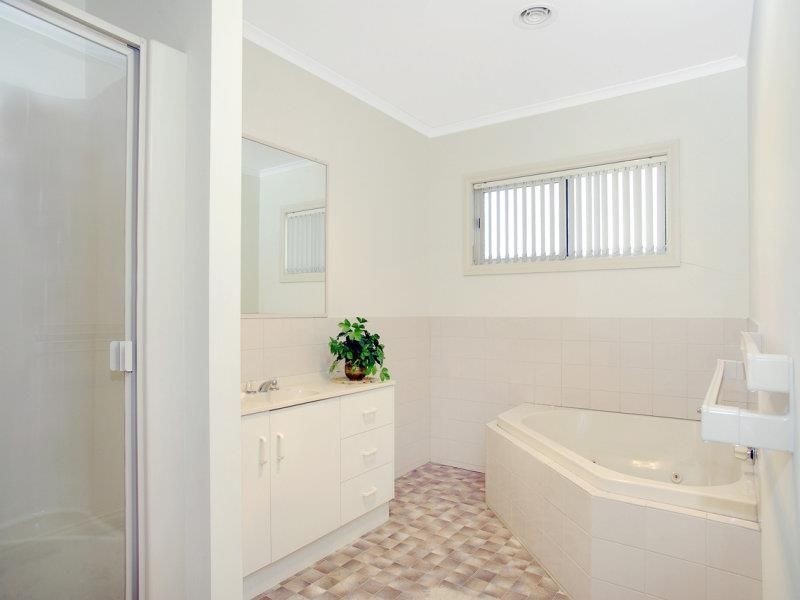 26 Pride Avenue, Hamlyn Heights VIC 3215