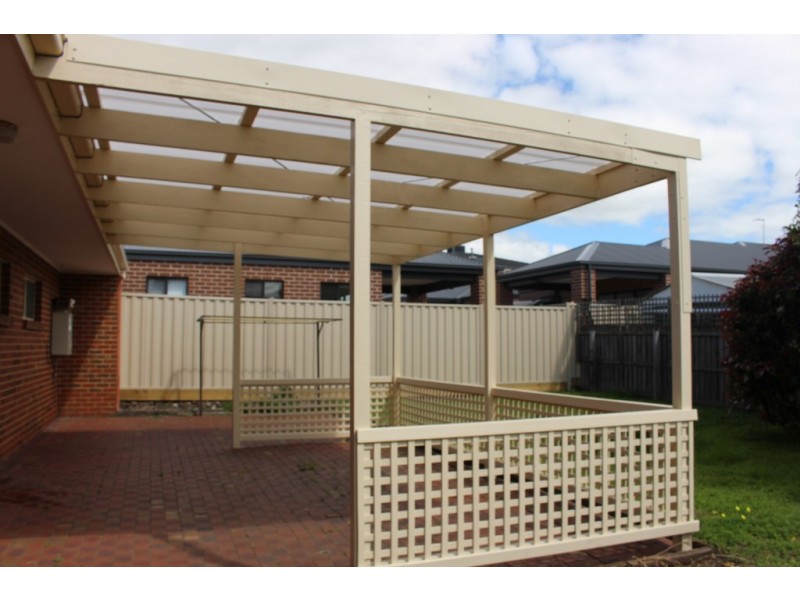26 Pride Avenue, Hamlyn Heights VIC 3215