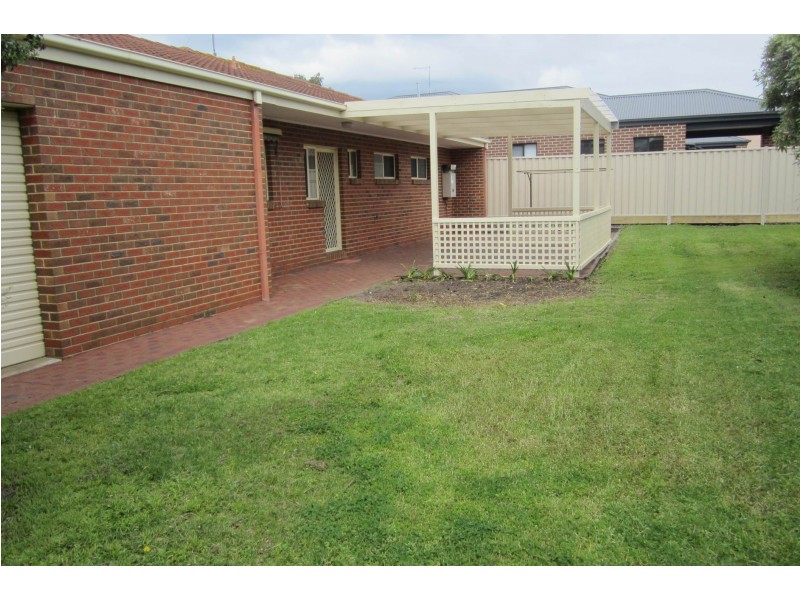 26 Pride Avenue, Hamlyn Heights VIC 3215