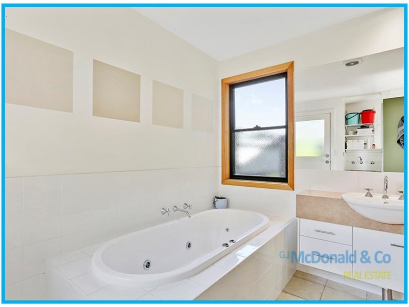 2/43 Shannon Avenue, Manifold Heights VIC 3218