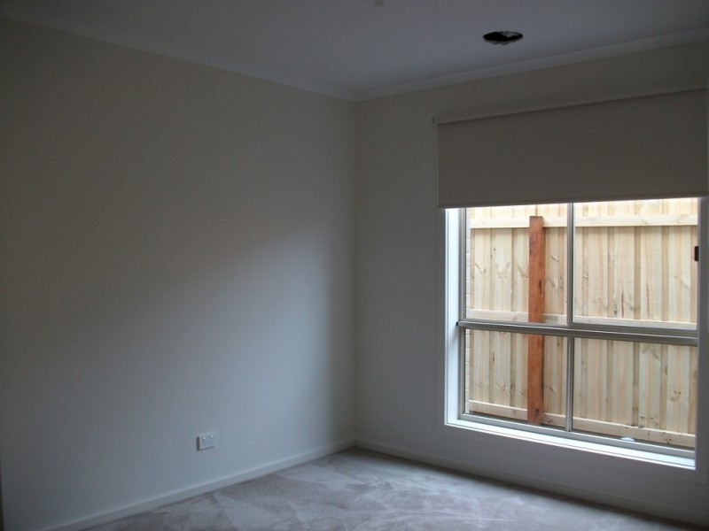 15 Moss Road, Leopold VIC 3224