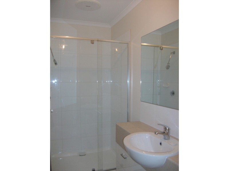 15 Moss Road, Leopold VIC 3224