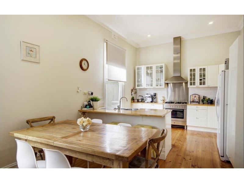 29 Roebuck Street, Newtown VIC 3220