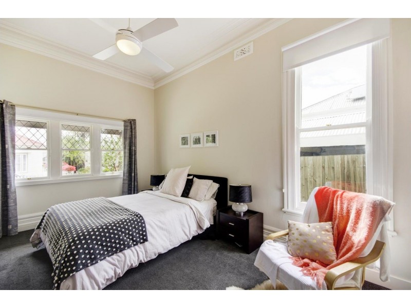 29 Roebuck Street, Newtown VIC 3220