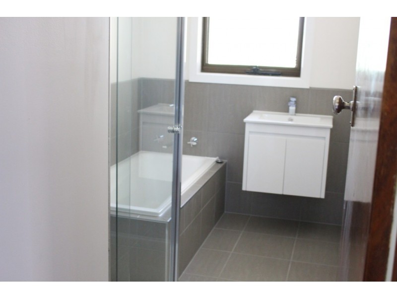 33 Frank Street, Newtown VIC 3220