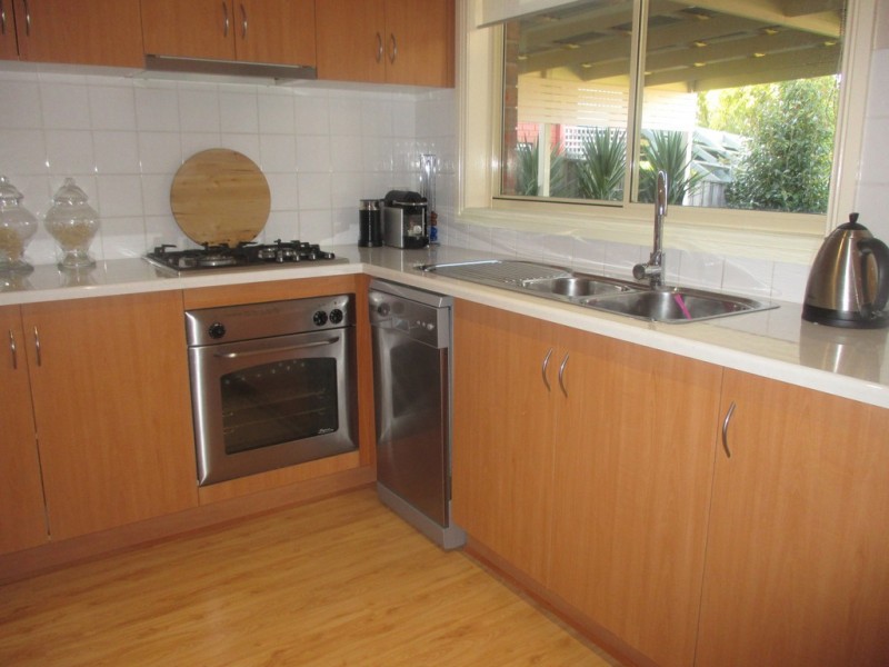 8 Aintree Road, Bell Post Hill VIC 3215