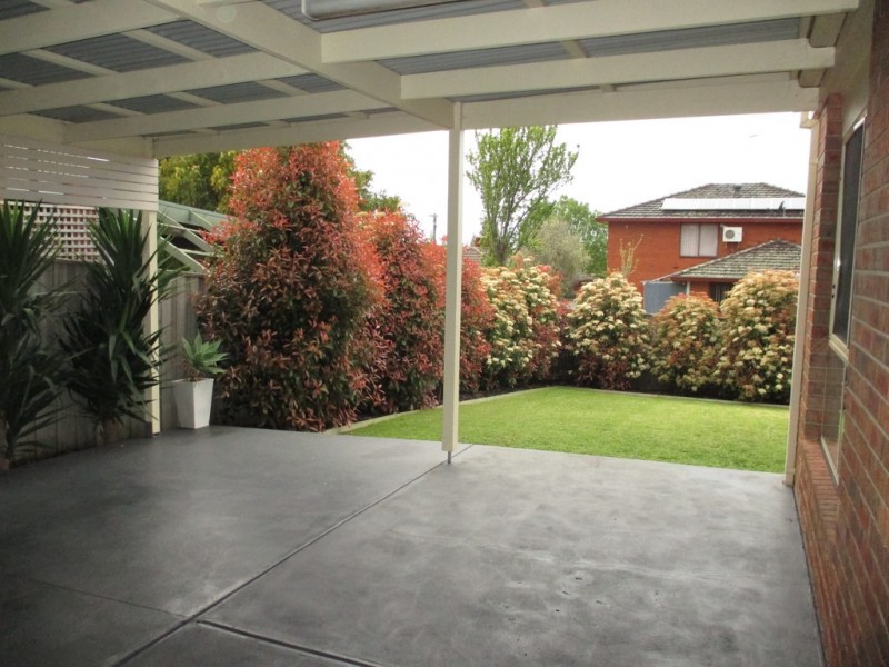 8 Aintree Road, Bell Post Hill VIC 3215