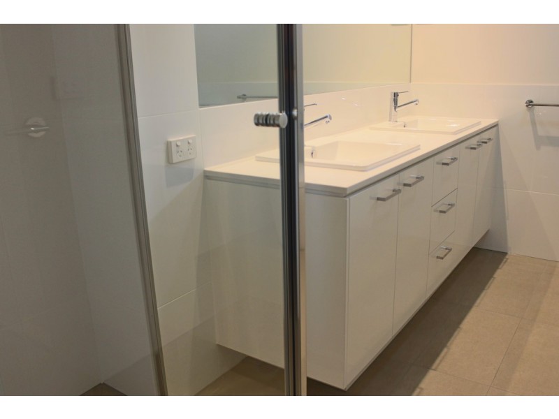 2/27 Candover Street, Geelong West VIC 3218