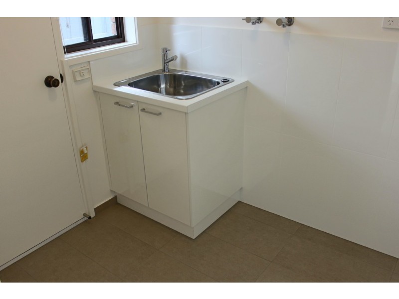 2/27 Candover Street, Geelong West VIC 3218