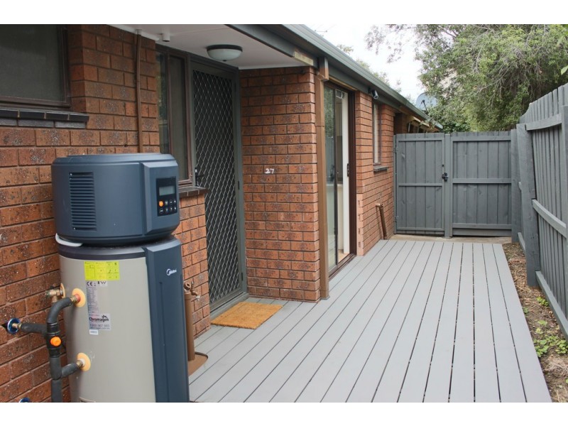 2/27 Candover Street, Geelong West VIC 3218