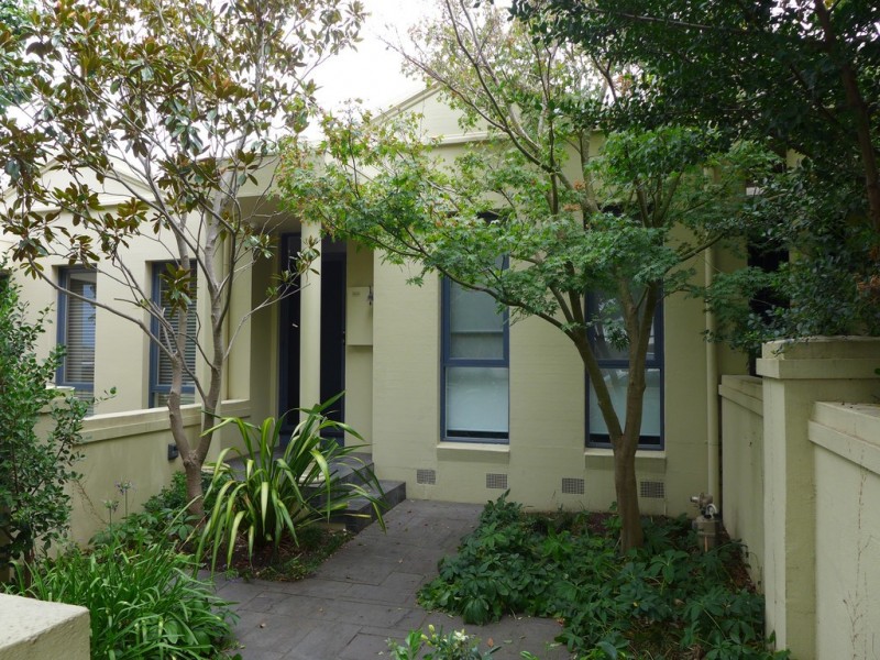 2/21 Stinton Avenue, Newtown VIC 3220