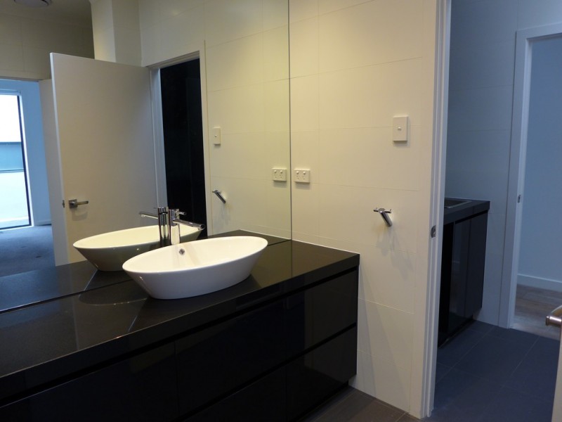 2/21 Stinton Avenue, Newtown VIC 3220