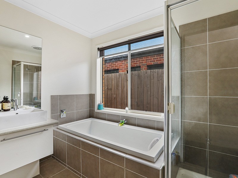 21 Endeca Court, Lovely Banks VIC 3221