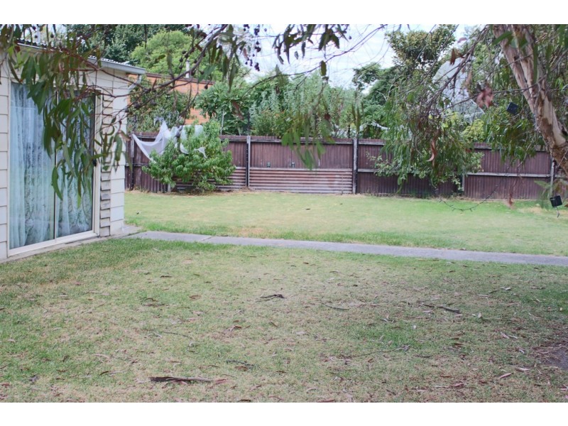 4 Carol Court, Newcomb VIC 3219