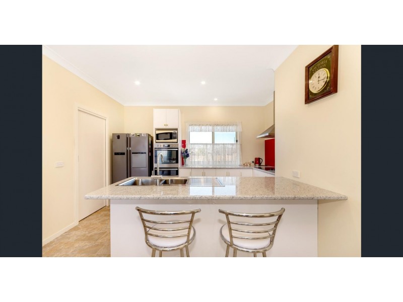 11 Pardolote Crescent, St Leonards VIC 3223