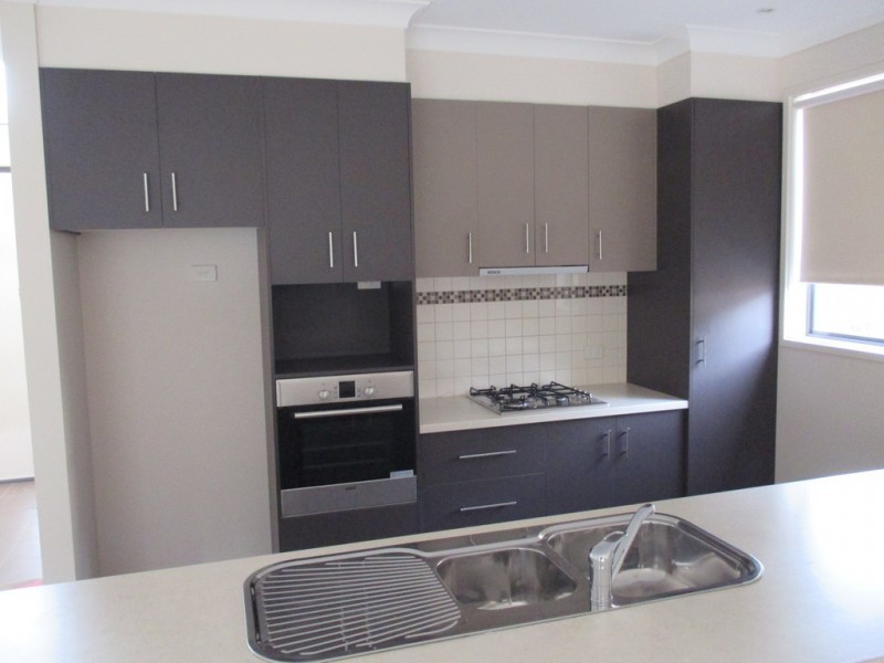 4/3 McNabb Avenue, Geelong West VIC 3218
