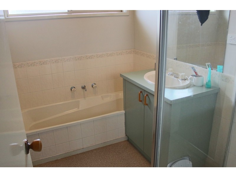 2 Nireeda Close, Moolap VIC 3221