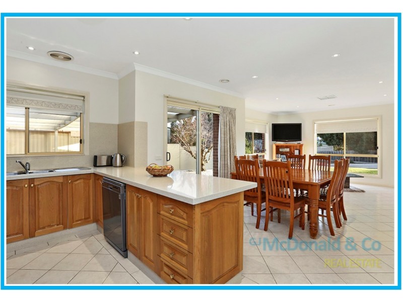 9 Sherman Court, Lovely Banks VIC 3221