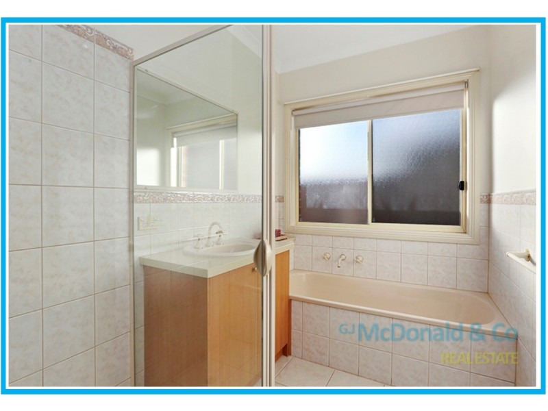 9 Sherman Court, Lovely Banks VIC 3221