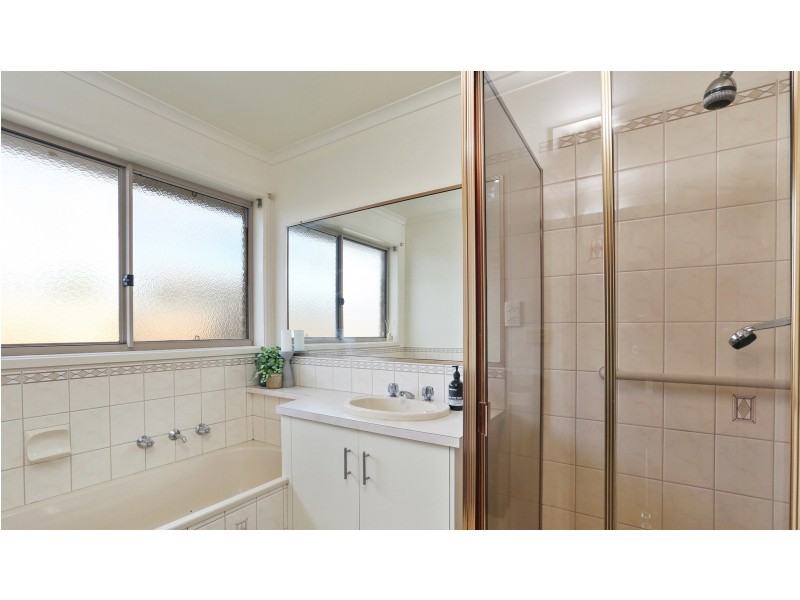 16 Leonora Court, Corio VIC 3214