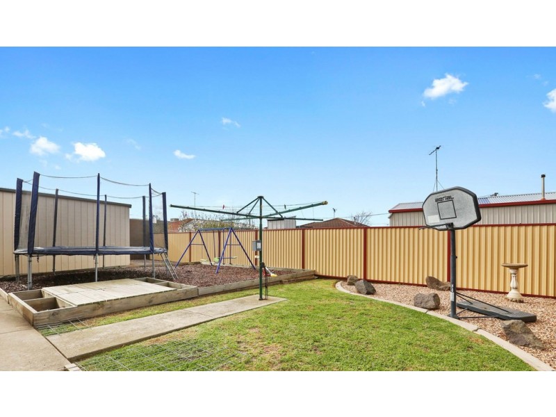 16 Leonora Court, Corio VIC 3214