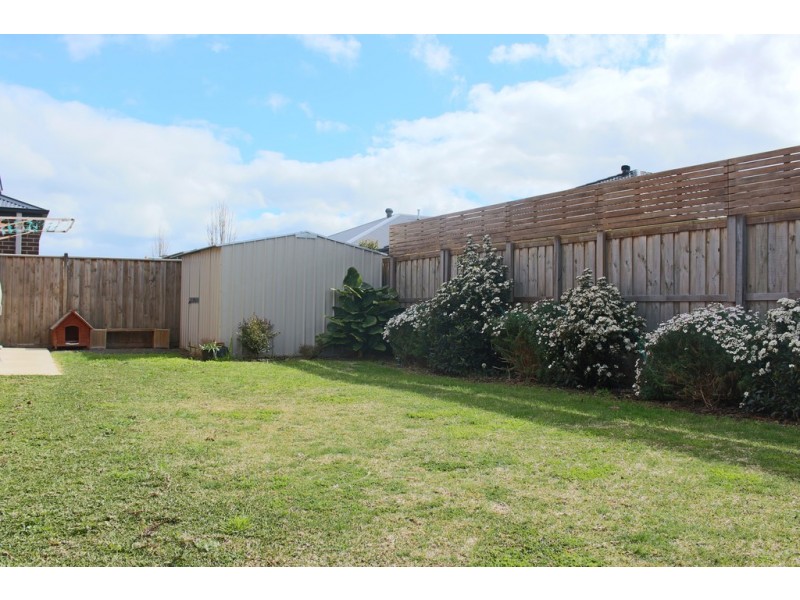 19 Manna Gum Drive, Mount Duneed VIC 3216