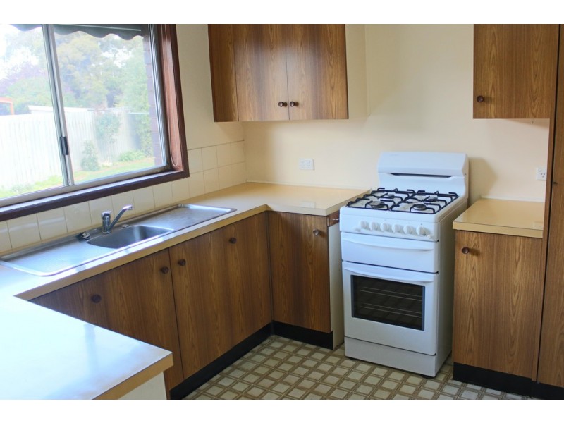 39 Melva Crescent, Whittington VIC 3219