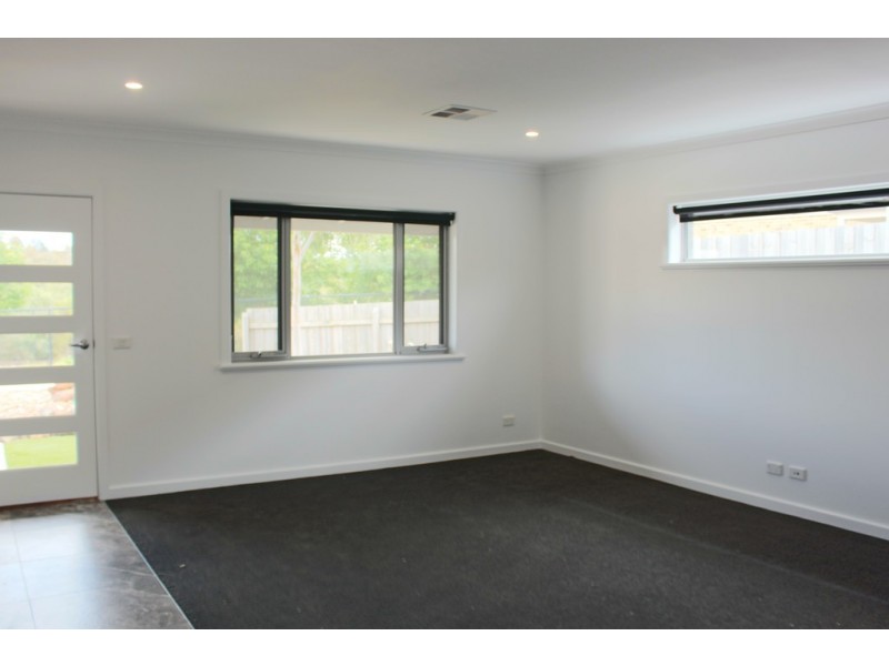 1/14 Church Street, Breakwater VIC 3219