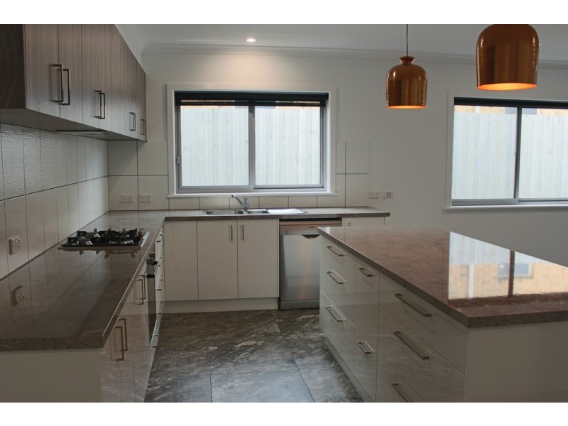 1/14 Church Street, Breakwater VIC 3219